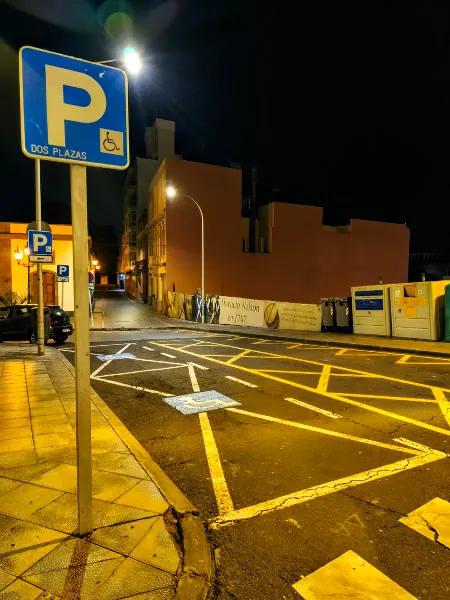 Aparcamiento para vehículos de discapacitados - Dos Plazas - Santa Cruz de Tenerife