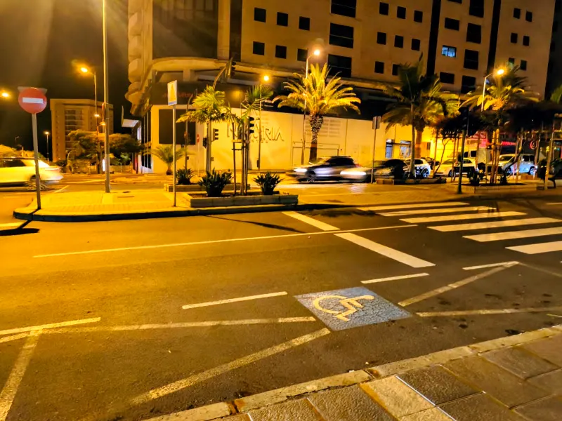 Aparcamiento para vehículos de discapacitados - Santa Cruz de Tenerife