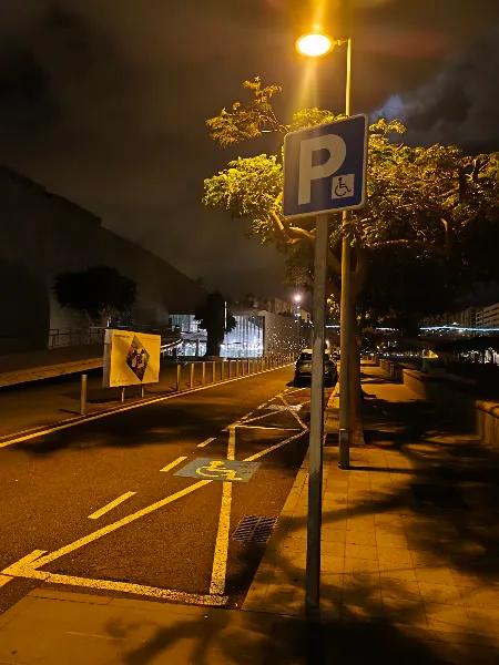 Aparcamiento para vehículos de discapacitados - Dos plazas - - Aparcamiento en Santa Cruz de Tenerife - foto 2