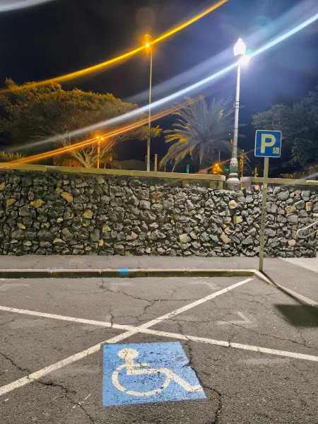 Aparcamiento para vehículos de discapacitados