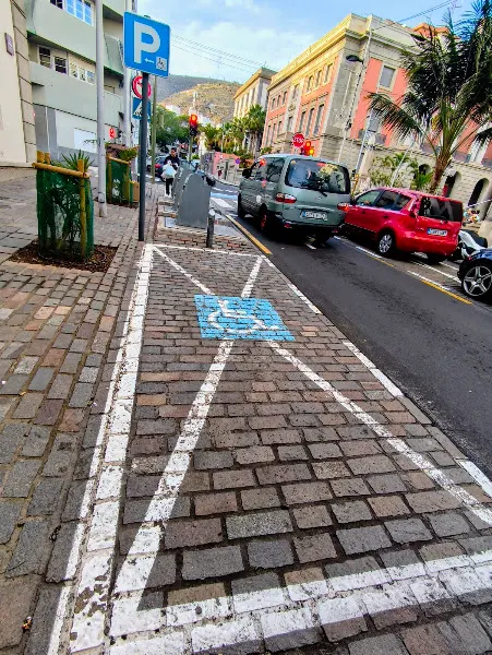 Aparcamiento Reservado para Vehículos de Discapacitados - Aparcamiento en Santa Cruz de Tenerife - foto 2