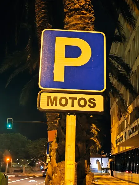 Aparcamiento para motos - Santa Cruz de Tenerife