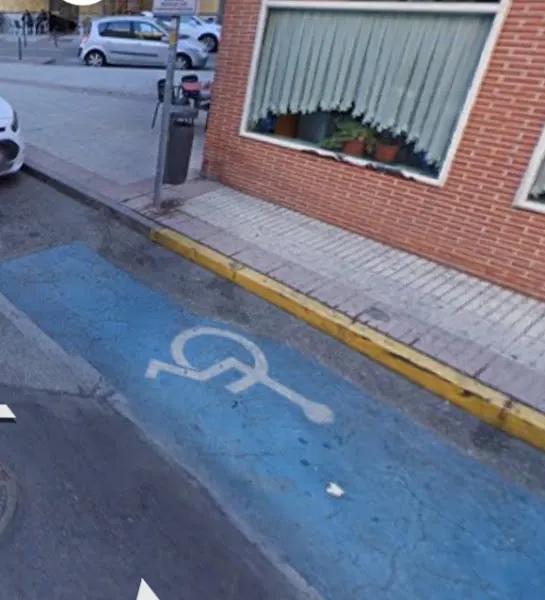 Aparcamiento Discapacitados - Fuenlabrada