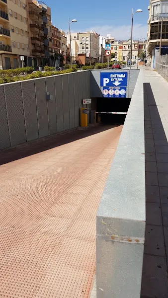 Parking Avenida Vilches - Aparcamiento en Almería - foto 2