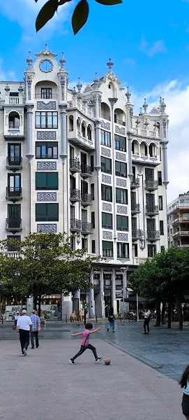 Parking Plaza Cataluña - Aparcamiento en Donostia-San Sebastian - foto 2
