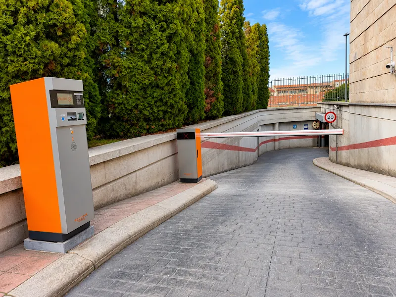 Parking CLUBÖ Centro Histórico - Botánico (USAL). ¡Höla!