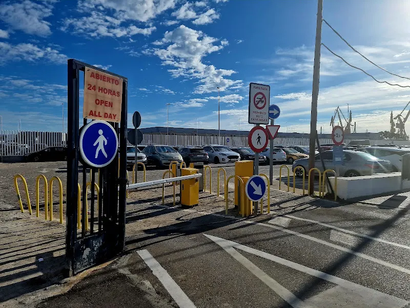 Parking muelle pesquero en Cadiz - Aparcamiento en Cádiz - foto 2