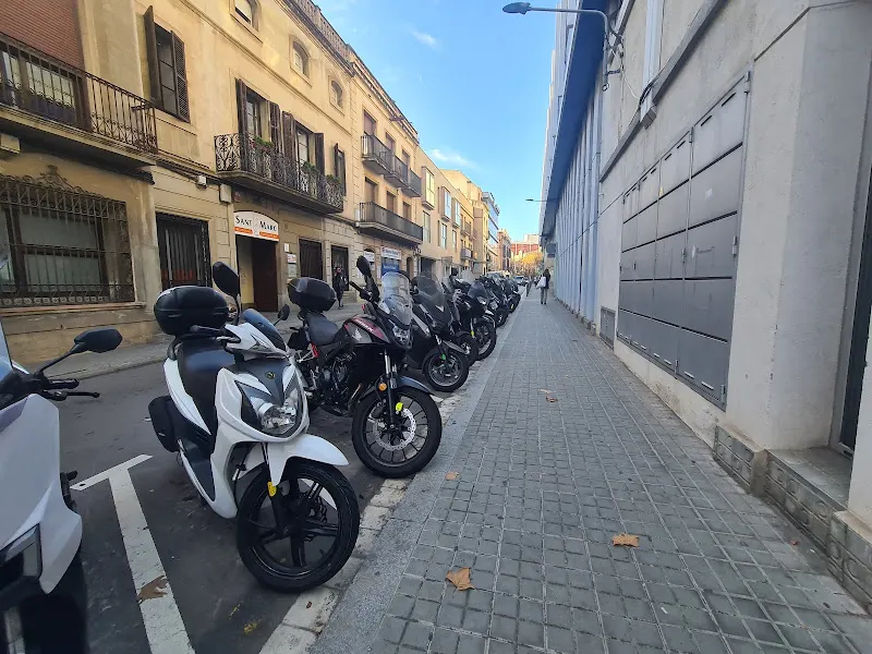 Zona d'aparcament reservada per a motos - Mataró