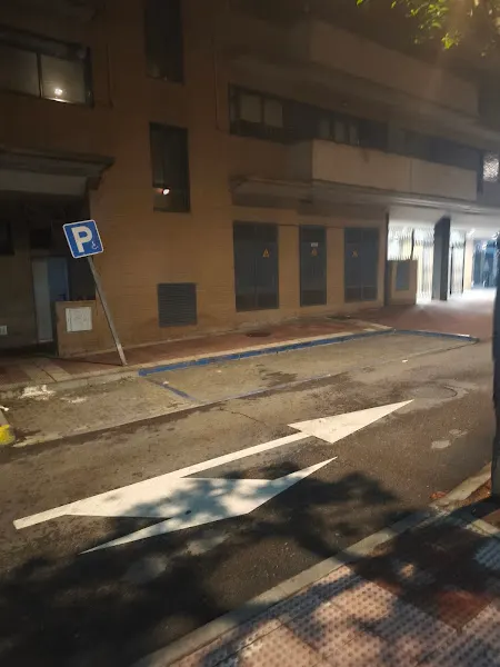 Aparcamiento de movilidad reducida - Parla