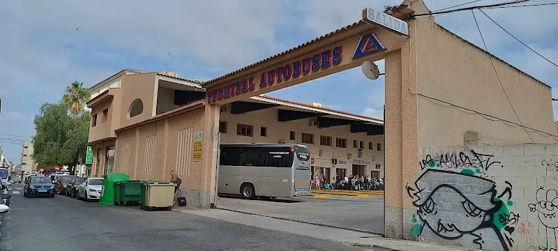 Estacion autobuses - Aparcamiento en Torrevieja - foto 2