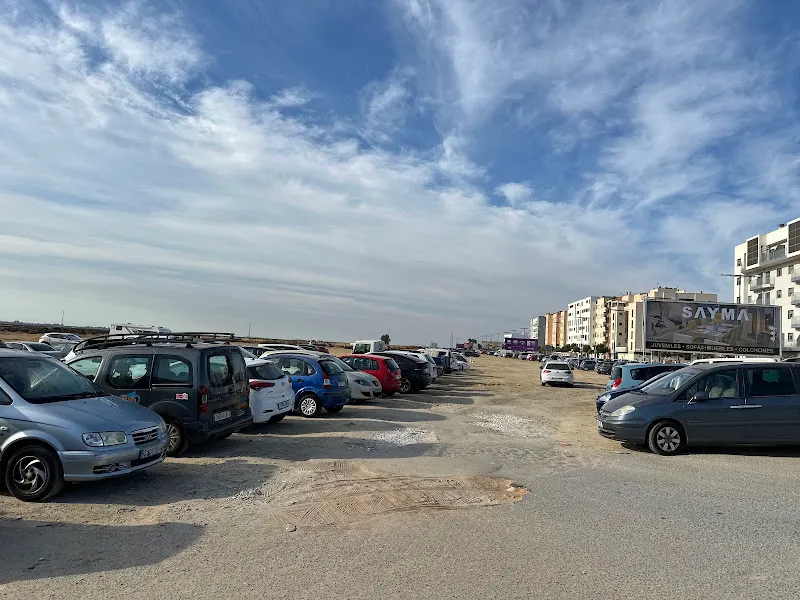 Parking de la Pirámide de Cristal