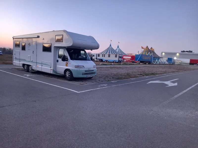 Far Parking gratis - Aparcamiento público en Vilanova i la Geltrú - foto 2