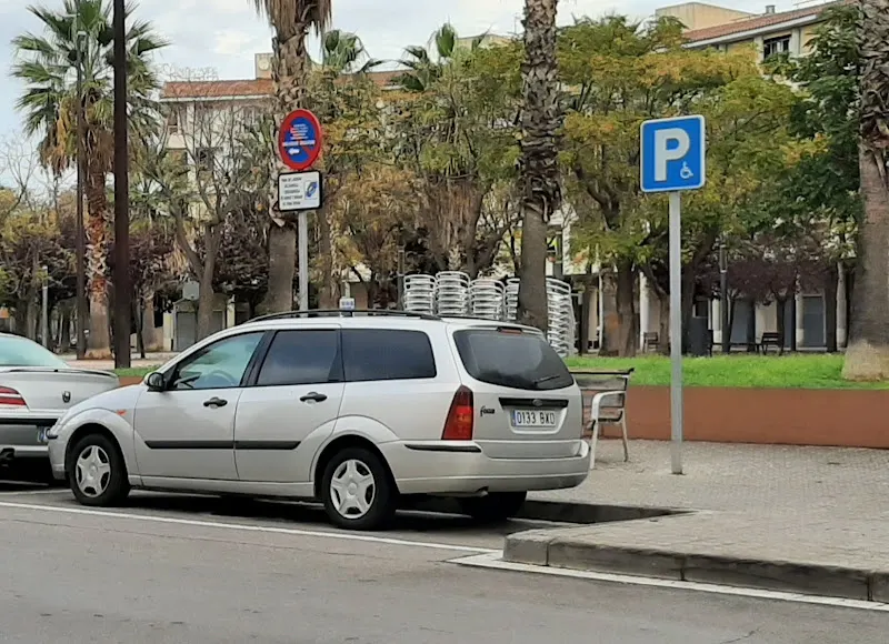 Aparcamiento Discapacitados