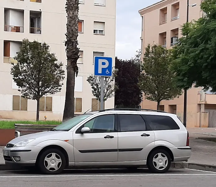 Aparcamiento Discapacitados - Aparcamiento en Vilanova i la Geltrú - foto 2