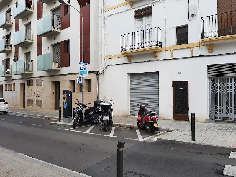 [P] Zona d'aparcament reservada per a motos - Vilanova i la Geltrú