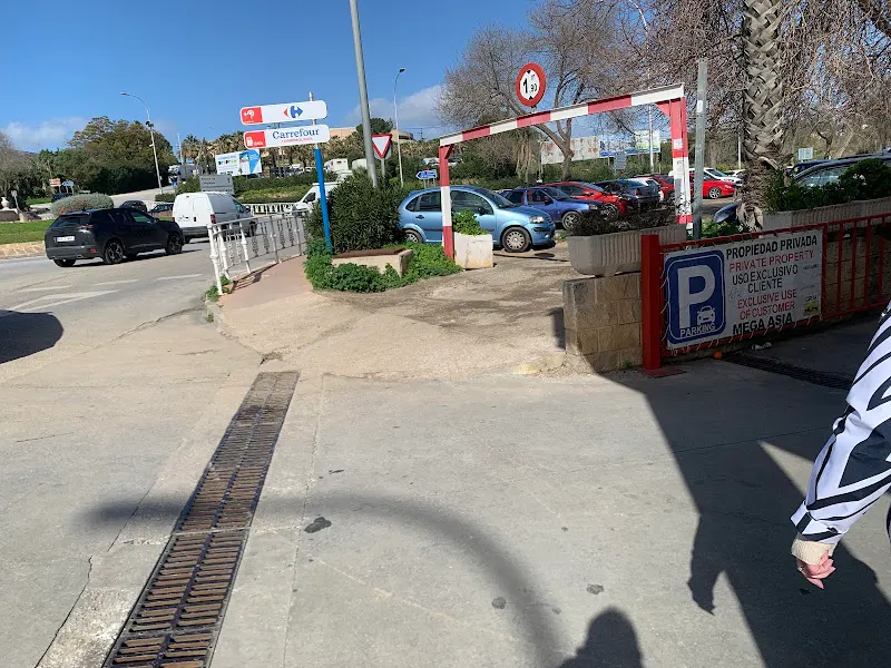 Free Public Car Park