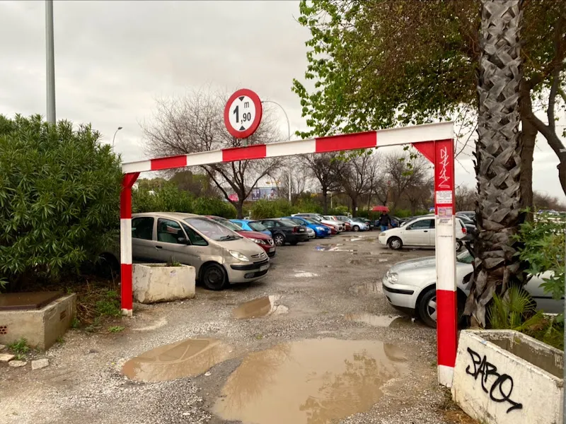 Free Public Car Park - Aparcamiento público en Torremolinos - foto 2