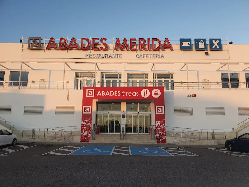 Aparcamiento Area Servicio Abades Mérida - Mérida