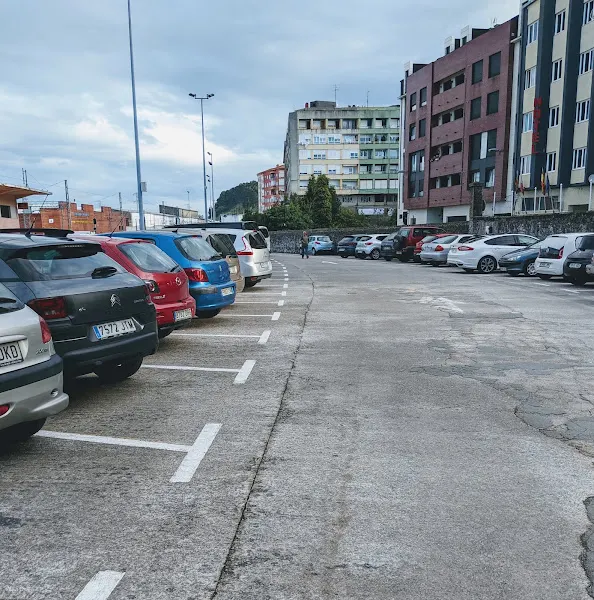 Parking Renfe - Aparcamiento en Torrelavega - foto 2