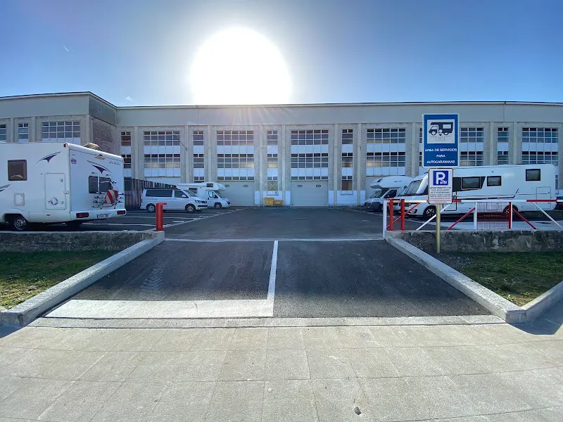 Área de autocaravanas de Torrelavega - Estacionamiento de autocaravanas en Torrelavega - foto 2