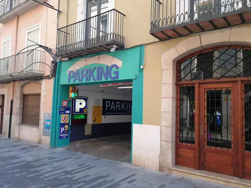 Parking | Aparcamiento Vigilado |en el Centro | Figueres|