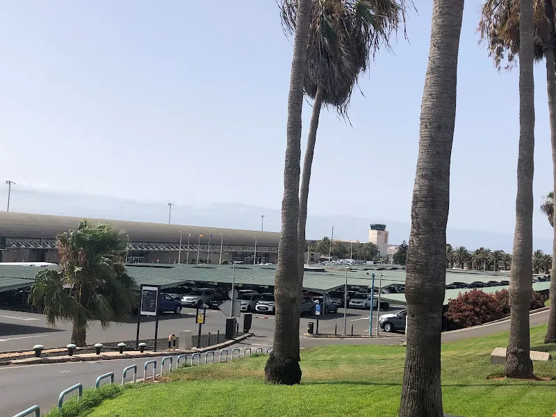 Parking Aeropuerto de Fuerteventura - Aparcamiento en Puerto del Rosario - foto 2