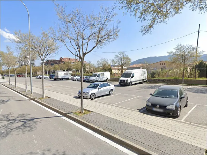 Párquing gratis Montcada y Reixac - Aparcamiento gratuito en Hospitalet de Llobregat (L) - foto 2