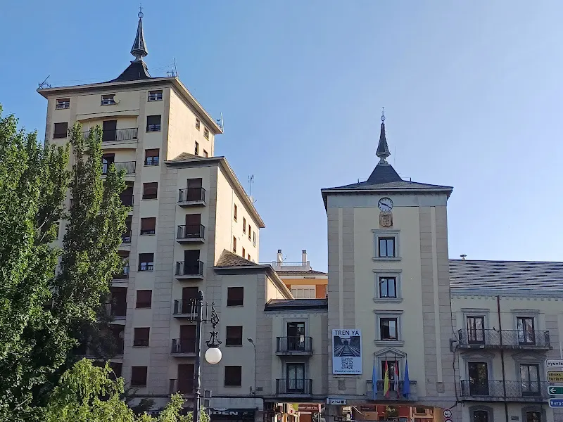 Área de Autocaravanas 🚐 Aranda de Duero - Camping para caravanas en Aranda de Duero - foto 2