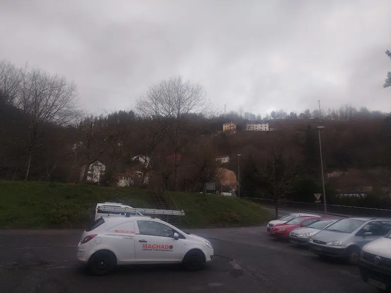 Parking Itzio - Aparcamiento en Eibar - foto 2
