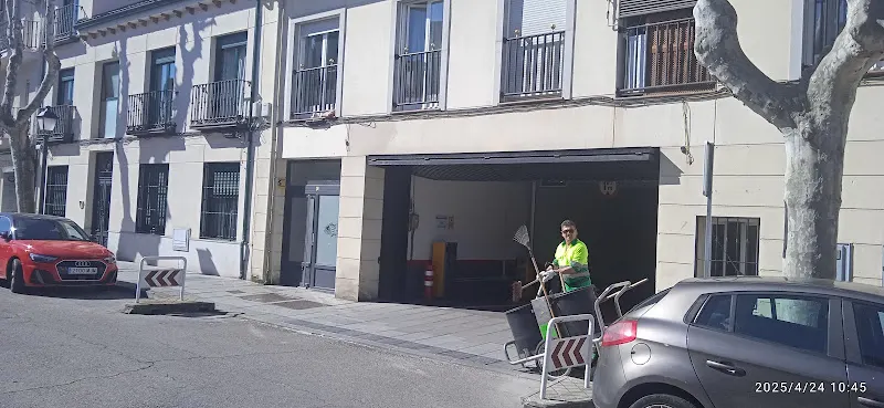 Aparcamiento Público - Aparcamiento gratuito en Villaviciosa de Odón - foto 2