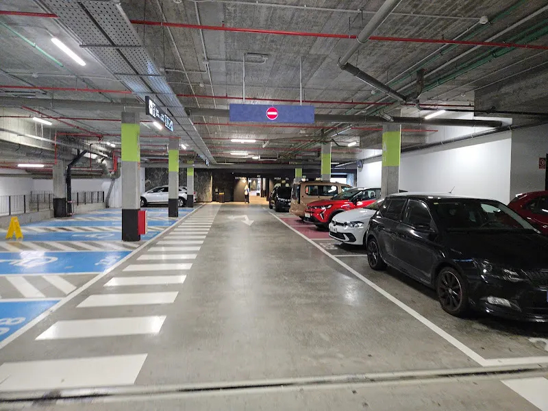 Parking Mogan Mall - Aparcamiento en Mogán - foto 2