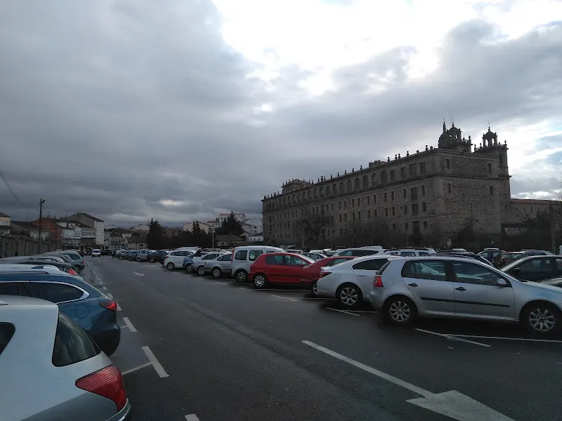 Aparcamiento La compañía - Monforte de Lemos