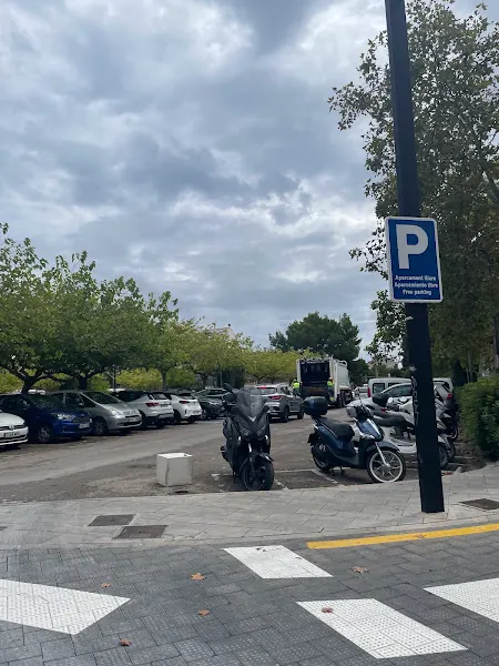Aparcament públic - Aparcamiento público en Alcudia - foto 2