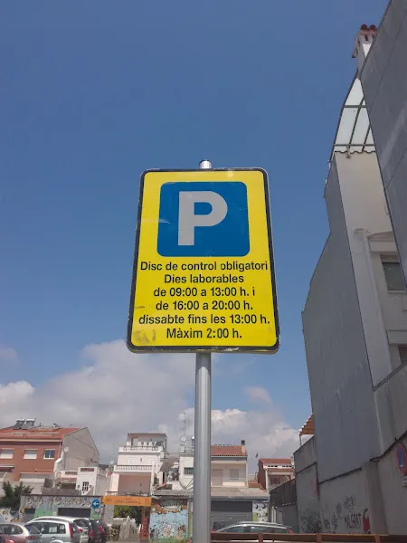 Aparcamiento de plaza Cataluña - Aparcamiento en Malgrat de Mar - foto 2