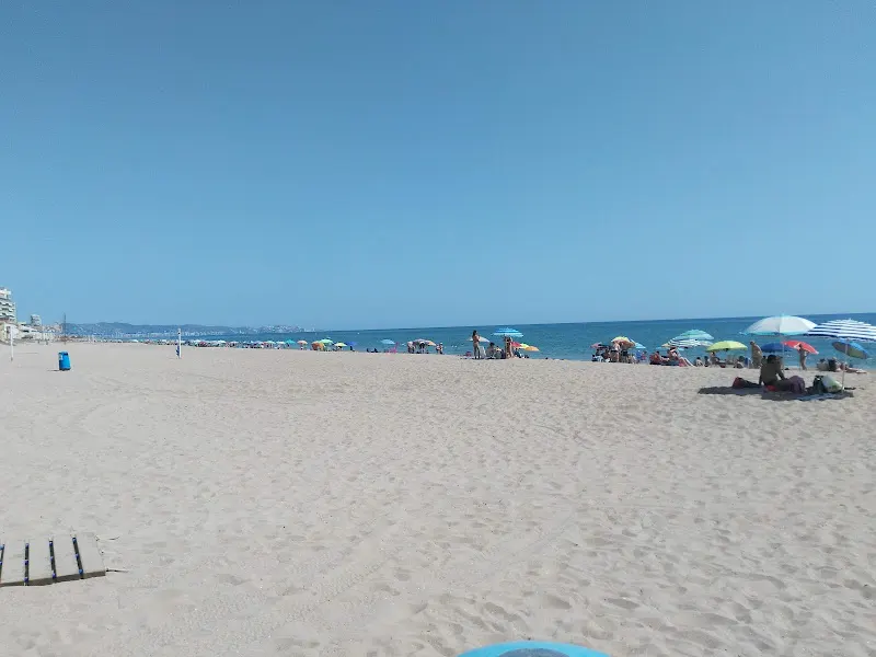 playa en tavernes aparcamiento grande - Tavernes de la Valldigna