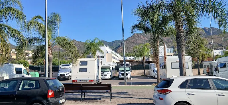 ÁREA DE AUTOCARAVANAS de Benicasim. - Estacionamiento de autocaravanas en Castellón de la Plana - foto 2