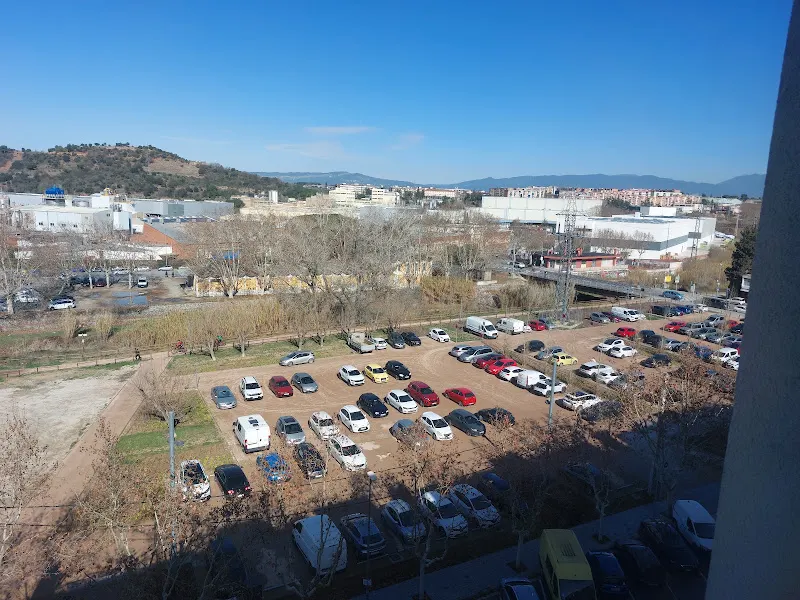 Aparcamiento gratuito - Aparcamiento gratuito en Santa Coloma de Gramenet - foto 2