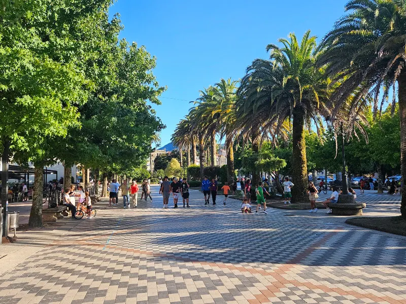 Aparcamiento autocaravanas Paseo Marítimo - Complejo de viviendas en Noia - foto 2