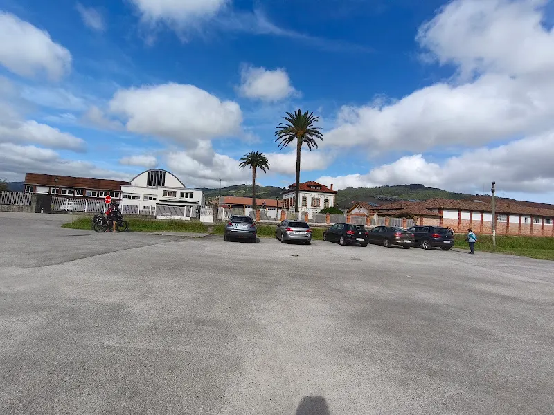 Aparcamiento Sidra El Gaitero en Villaviciosa
