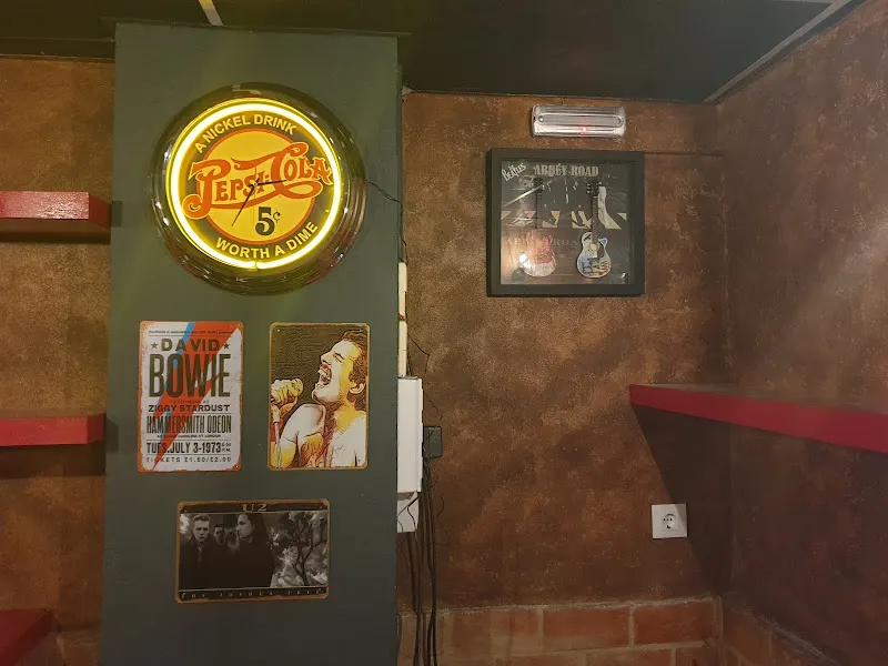 La Caverna Loungue Bar - Bar en Aguilar de la Frontera - foto 2