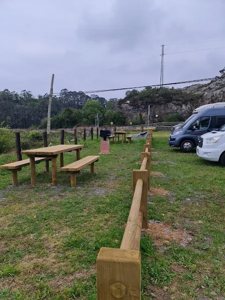 Área de autocaravanas - Aparcamiento en Valdes - foto 2