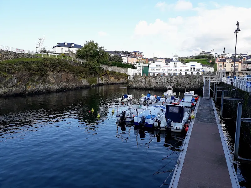 Aparcamiento gratuito Puerto de Vega - Aparcamiento gratuito en Navia - foto 2