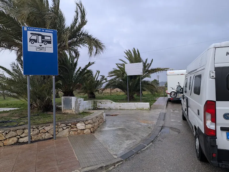 Area de servicios de autocaravanas - Aparcamiento en Benissa - foto 2