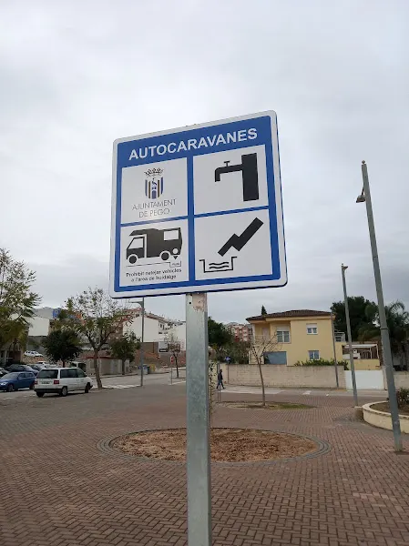 Zona de aparcamiento para autocaravanas - Pego
