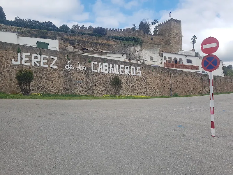 TP Bus Jerez de los Caballeros - Aparcamiento en Jerez de los Caballeros - foto 2