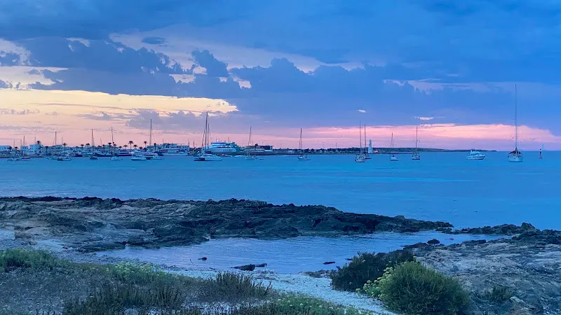 Aparcamiento "Beso Beach" - Formentera