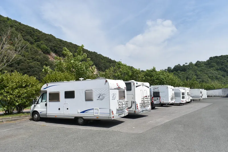 Aparcamiento autocaravanas - Aparcamiento en Zumaia - foto 2