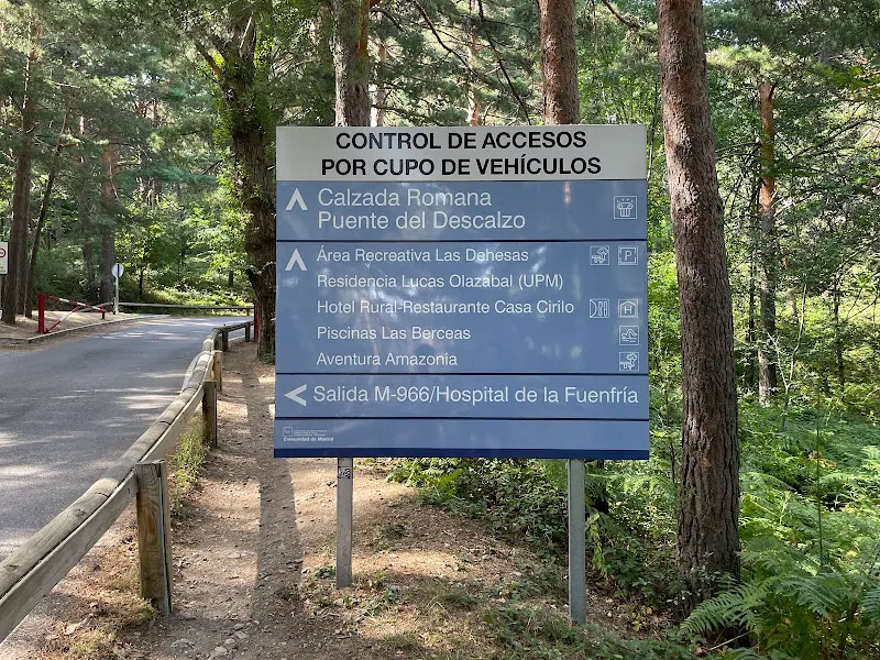 Aparcamiento Las Dehesas - Aparcamiento en Cercedilla - foto 2