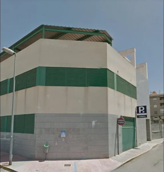 Ayuntamiento--Aparcamiento Público