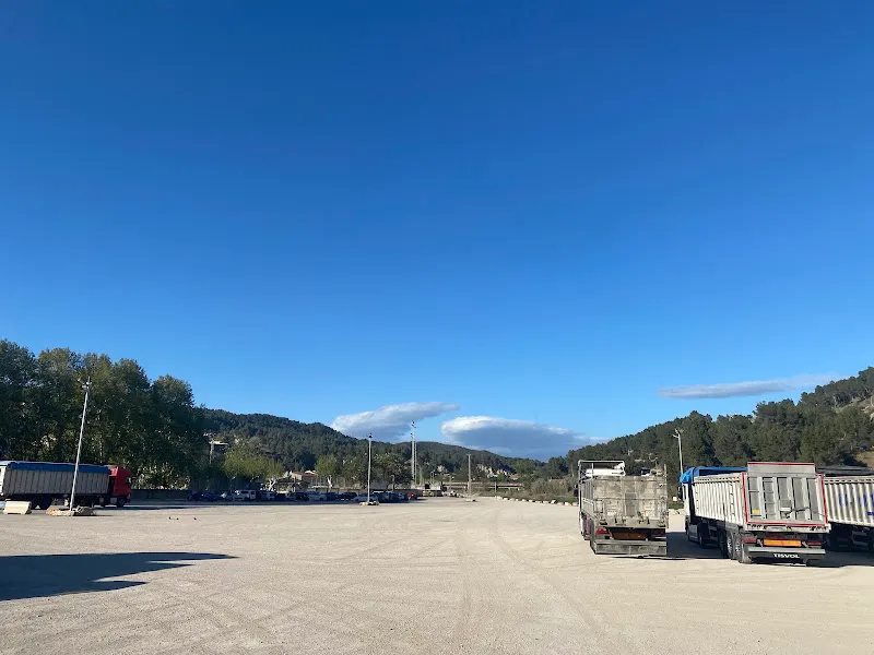 Aparcamiento 🅿️ TRUCK - Aparcamiento en Suria - foto 2